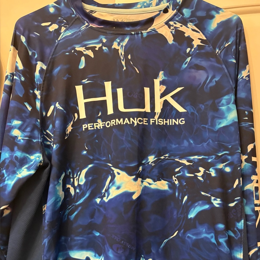 Huk Blue and White Performance Fishing Shirt